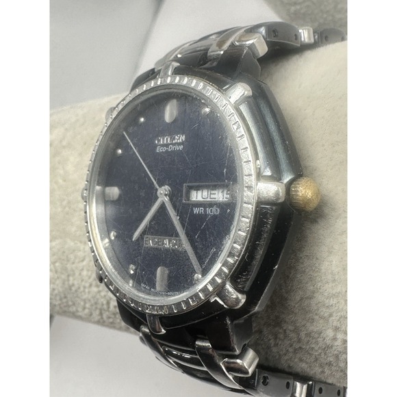 Scratched Citizen E101-S030510 Endeavour Eco-Drive J-Class Works 36MM 7.5" Mens - Picture 2 of 11